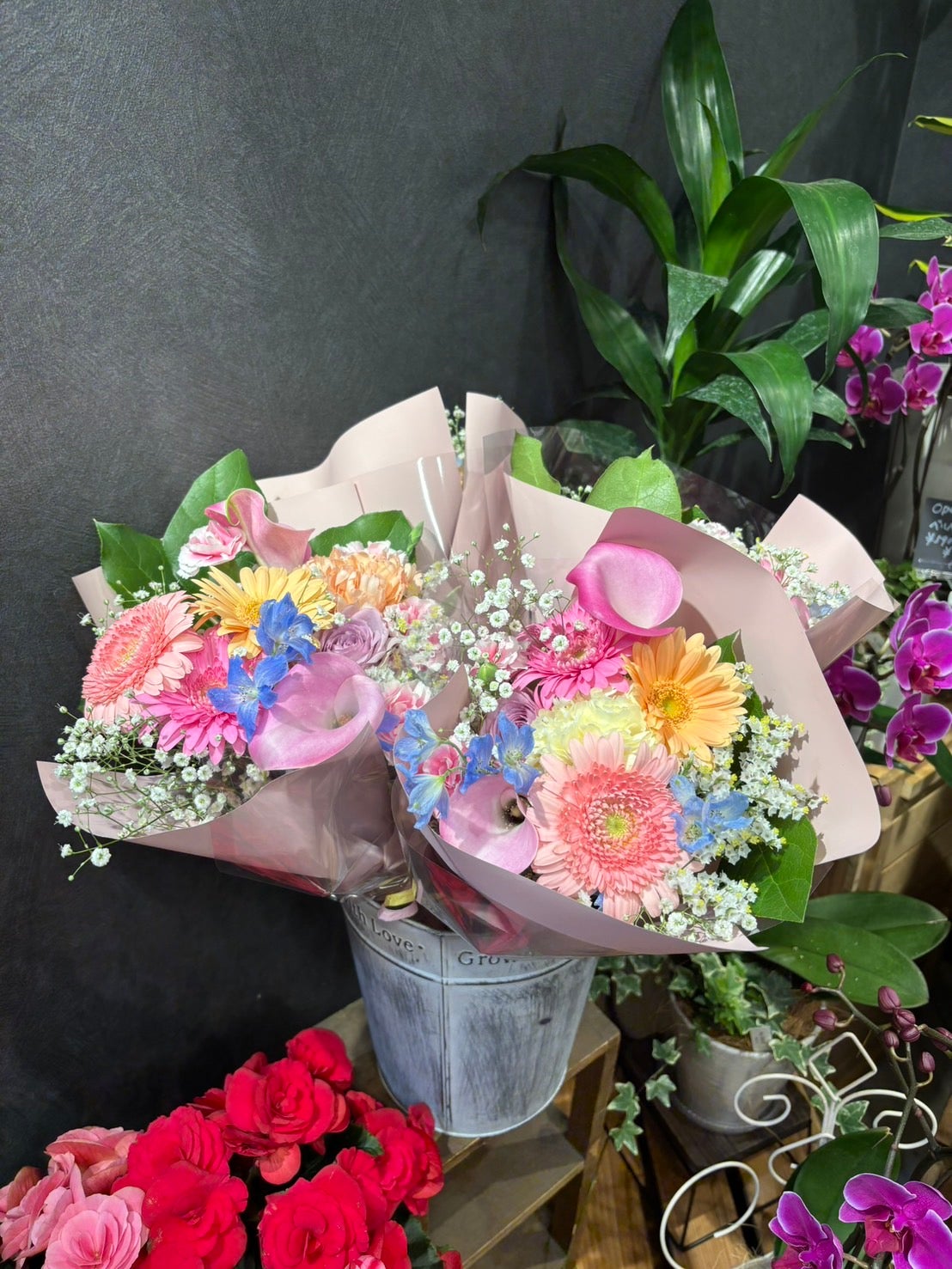 フラワーショップピース池田駅前店のご用途に応じて花束・ブーケお作り致します♪の写真