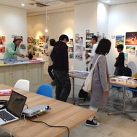 福岡クリエイティブビジネスセンターのラウンジスペースの写真