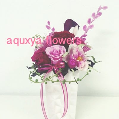 aquxya  flower ＆ jewelry１０丁目店  (プリザーブドフラワー・造花専門店)の【サイズ:約W15cm × H17cm程度】プリザーブドフラワーのアレンジメント♪の写真