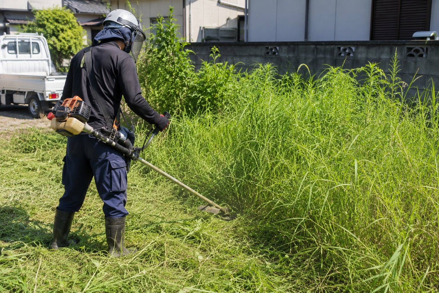 便利屋RAKUの草刈り・除草作業（お見積り無料）の写真