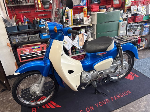 サイクルプラザライフのホンダ　スーパーカブ110　JF44型　状態良好　プラグ・バッテリー新品　走行8135キロ  の写真