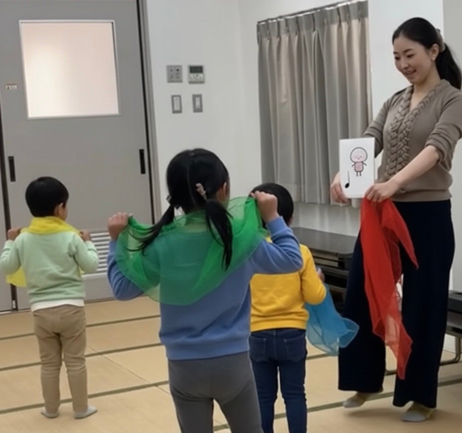 musucroomまつのは音楽教室の0~6歳のリトミックの写真