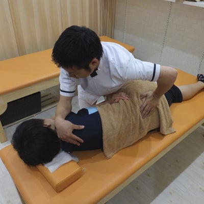 河内松原鍼灸整骨院 日本セラピーグループの骨盤・骨格矯正 身体の歪みを整え、筋肉の緊張を緩め血行促進させることにより、辛い症状を和らげます！の写真