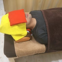 河内松原鍼灸整骨院 日本セラピーグループの眼精疲労改善療法　目元の筋肉をほぐし温めます！！の写真