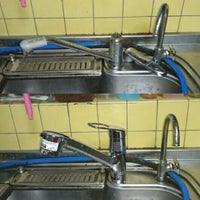水道便利屋さんのキッチン　ハンドシャワータイプ水栓への取替工事の写真