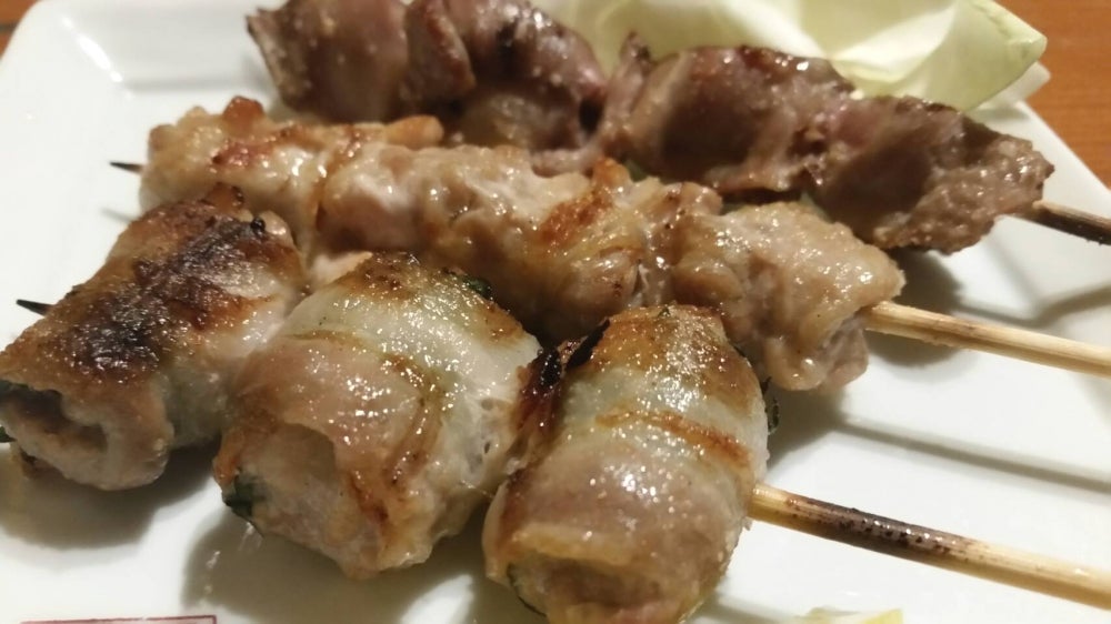 居酒屋笑庵の名物串焼きの写真