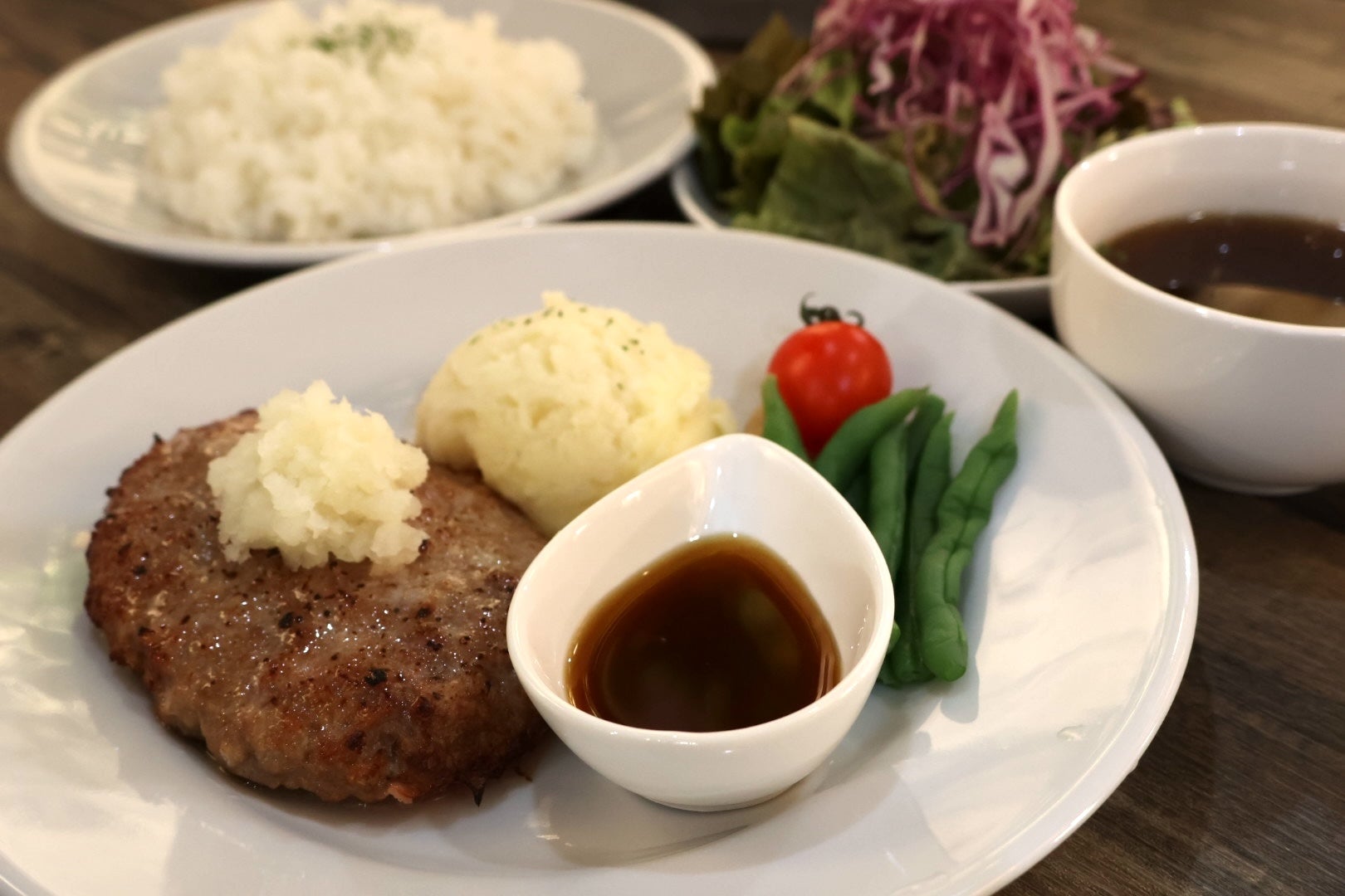 RAINBOW SMILEのおろしポン酢ハンバーグの写真