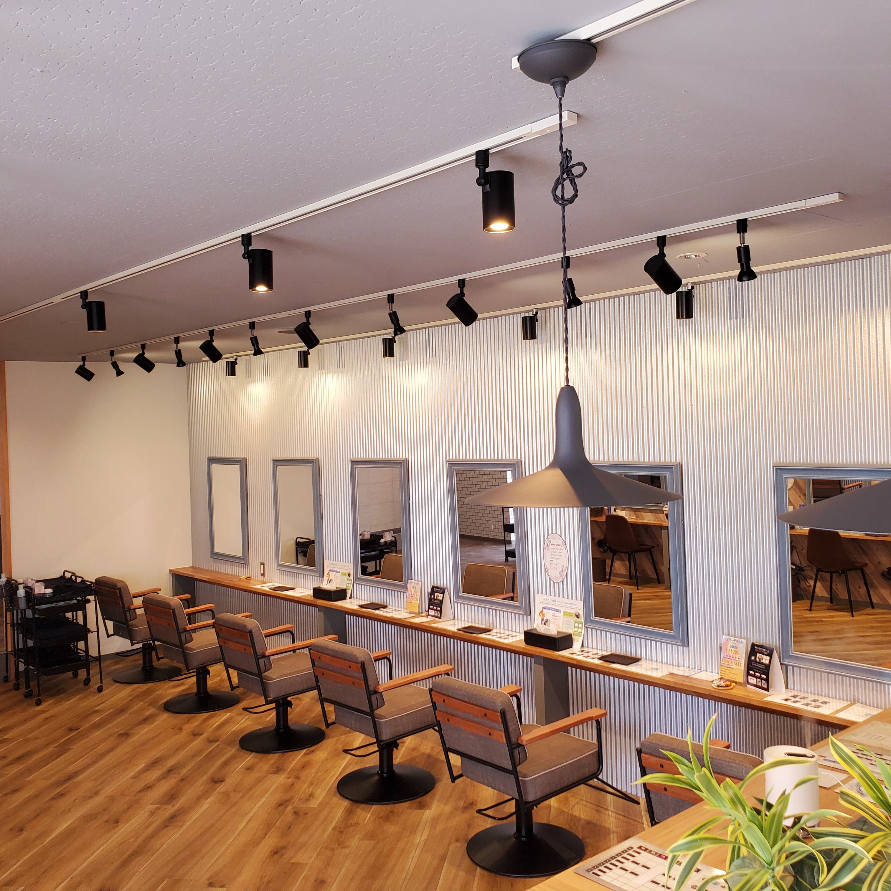 髪質改善カラーズカフェ高崎店_2枚目
