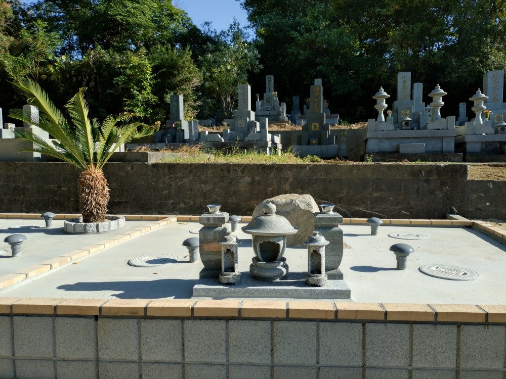 株式会社小笠原の『圓龍寺・結（むすび）の環（わ）』～4寸「送骨キットなし」ペットご遺骨・永代供養合葬墓の写真