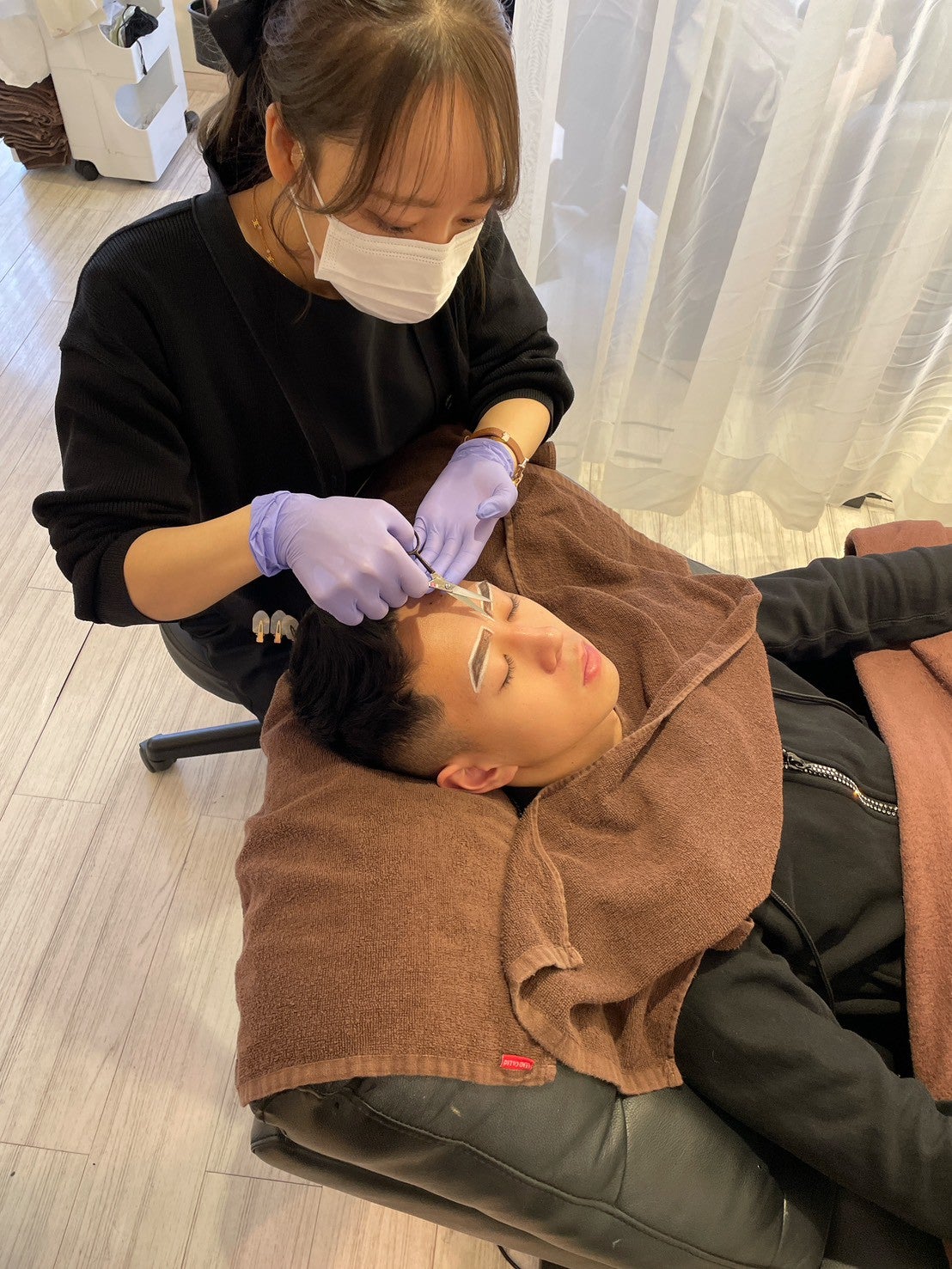 プラスエイト新宿店 メンズ眉毛サロンの眉スタイリング(初回)の写真