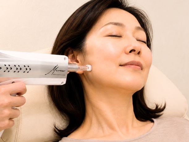 リジェネラティブ セル エクソソームケア サロン 銀座店の【初回限定14,900円】「たるみ・ほうれい線が気になってきた…」本気の肌質改善ケア◎エクソソームでハリ・ツヤ・弾力をサポート｜90ショットの写真