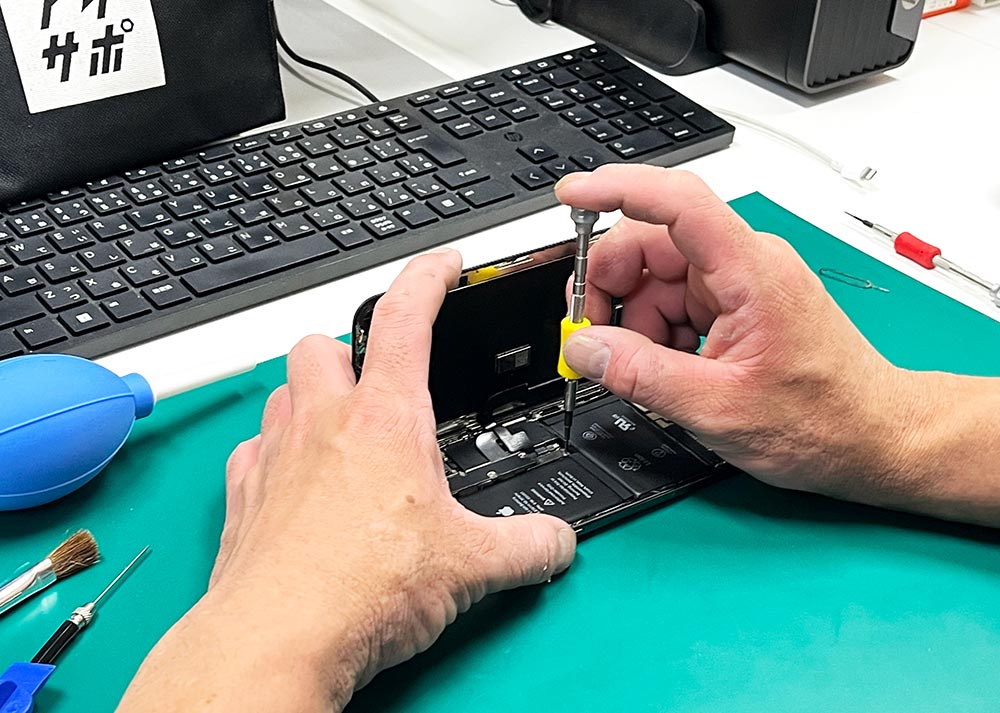 iPhone修理アイサポ越谷店のスマホ修理・iPhone修理・携帯修理の写真
