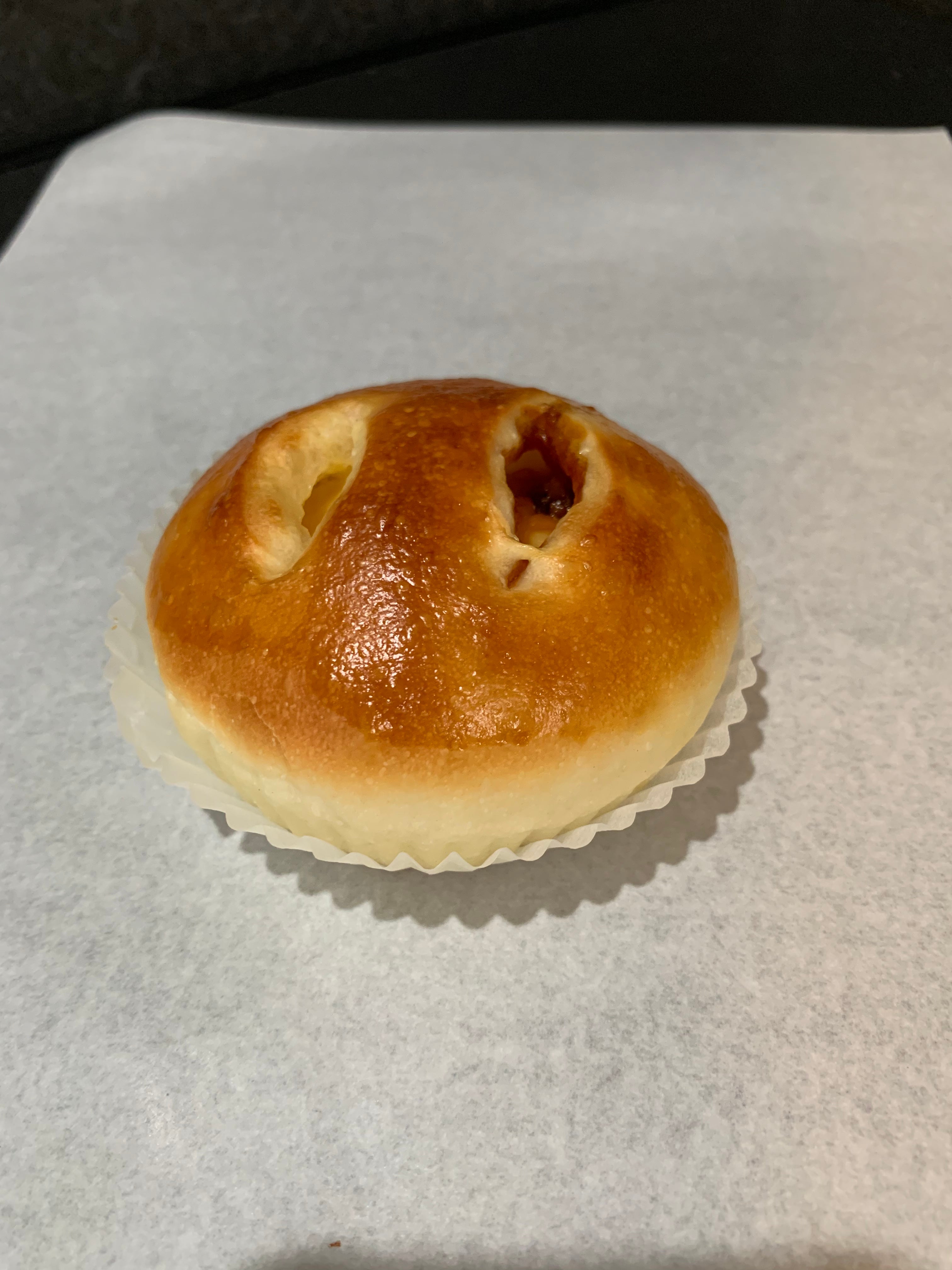 i,coppe  のプリンのようなクリームパンの写真