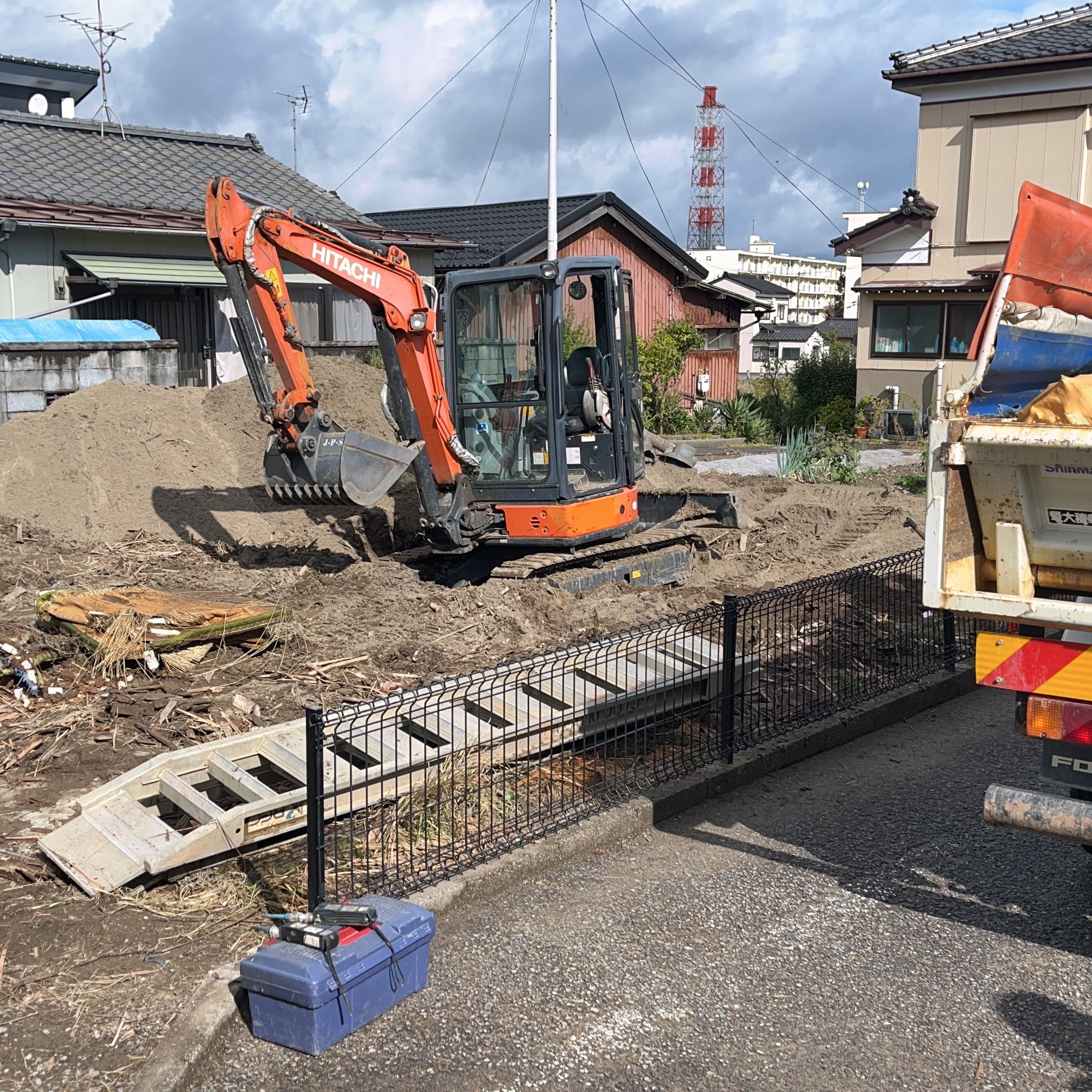 トレーラー誘導業　建物解体及びアスベスト検査、除去業_3枚目