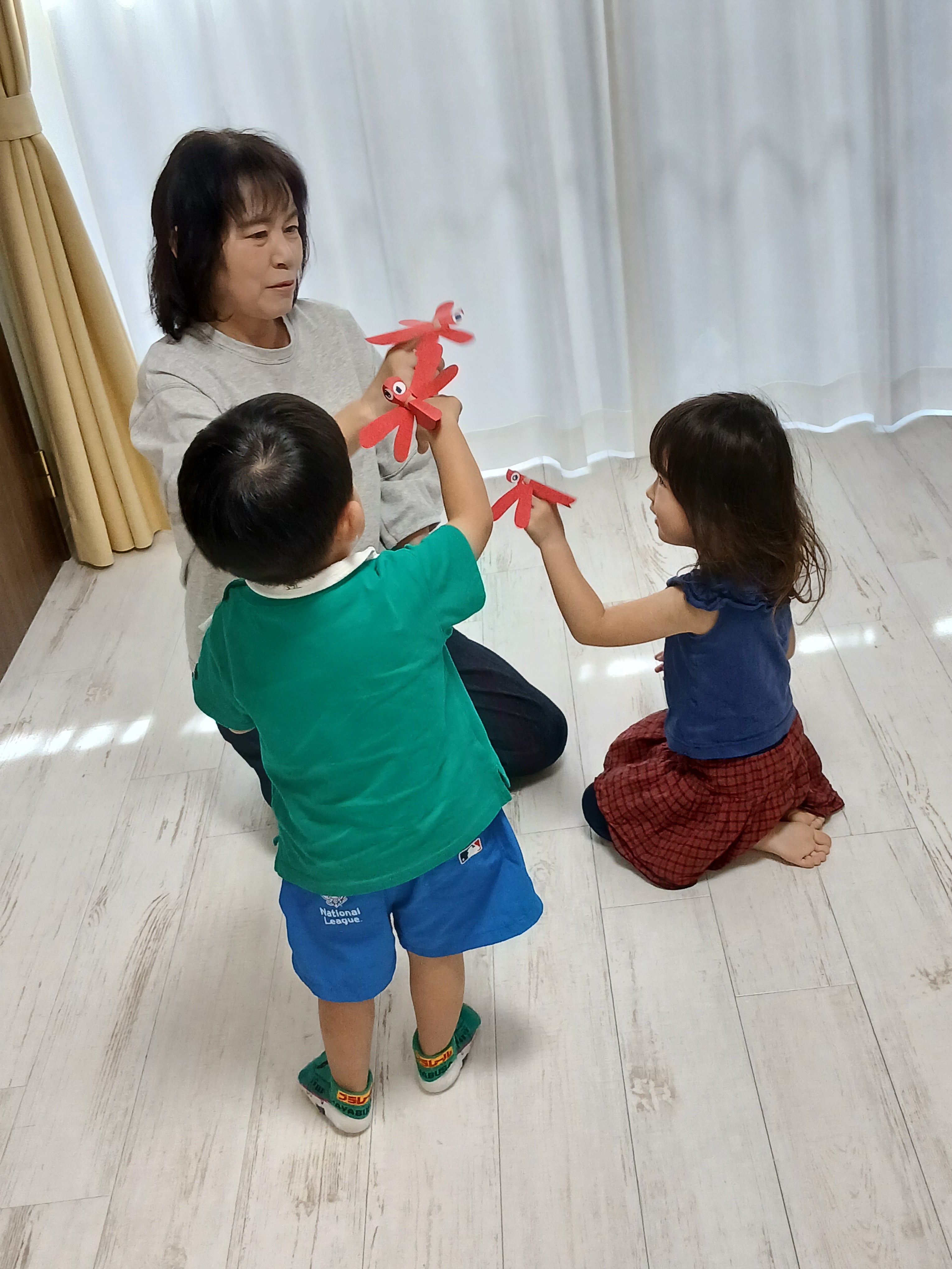 学び舎ノビントスの通学コース（一歳半親子クラスから小学6年生　中学生要相談）　家庭訪問型チャイルドコーチング（年少～小学6年生）　フリースクールクラス（年少～小学校6年生）幼・小・中受験準備の写真