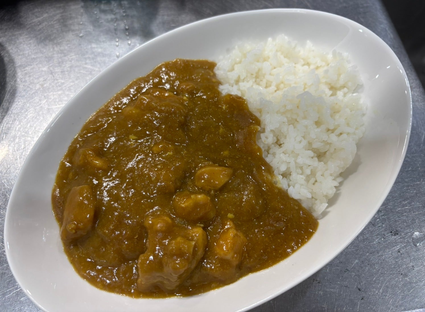 おばんざいひがしのチキンカレーの写真