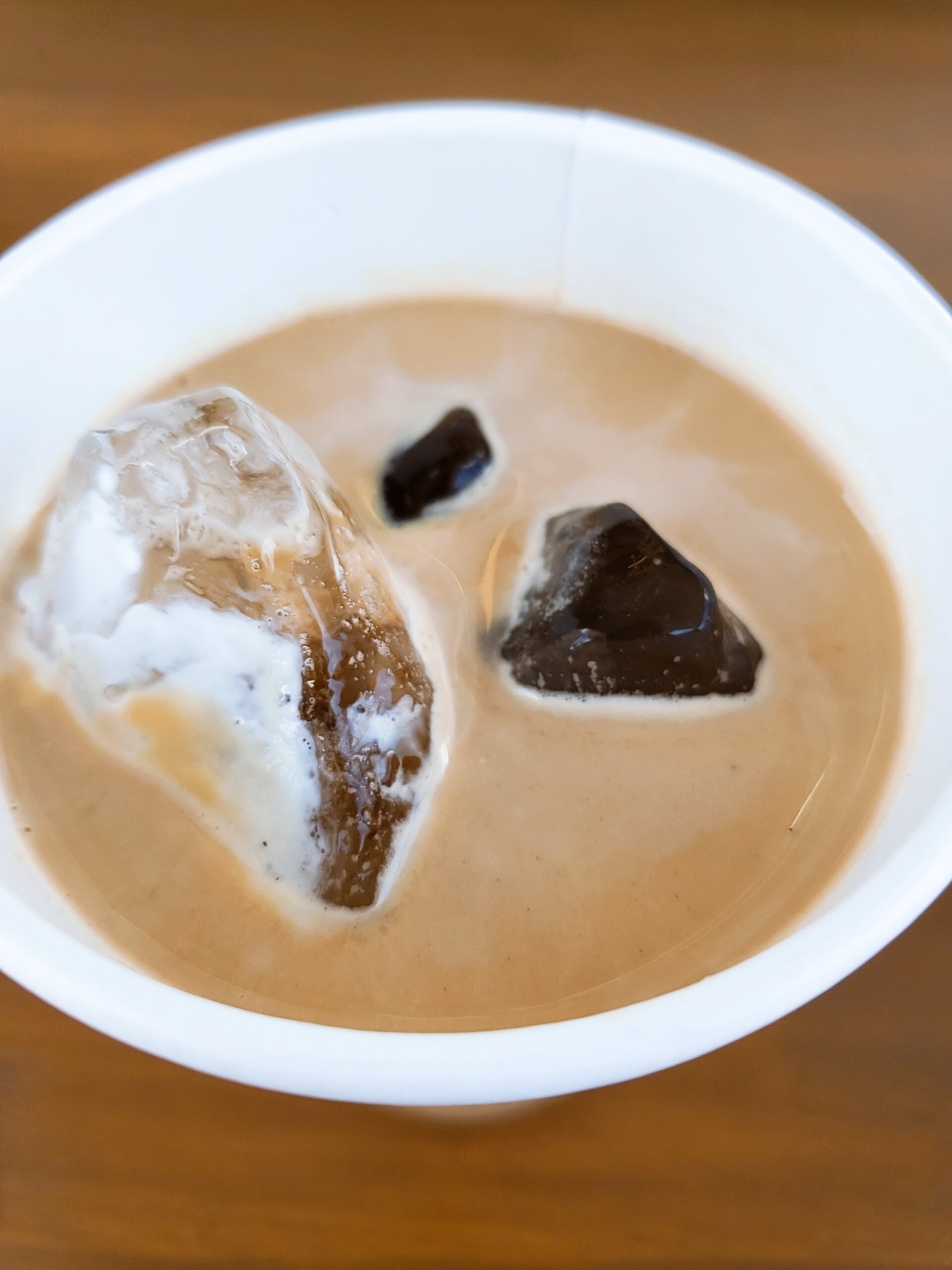 dan cafeのアイスカフェラテの写真
