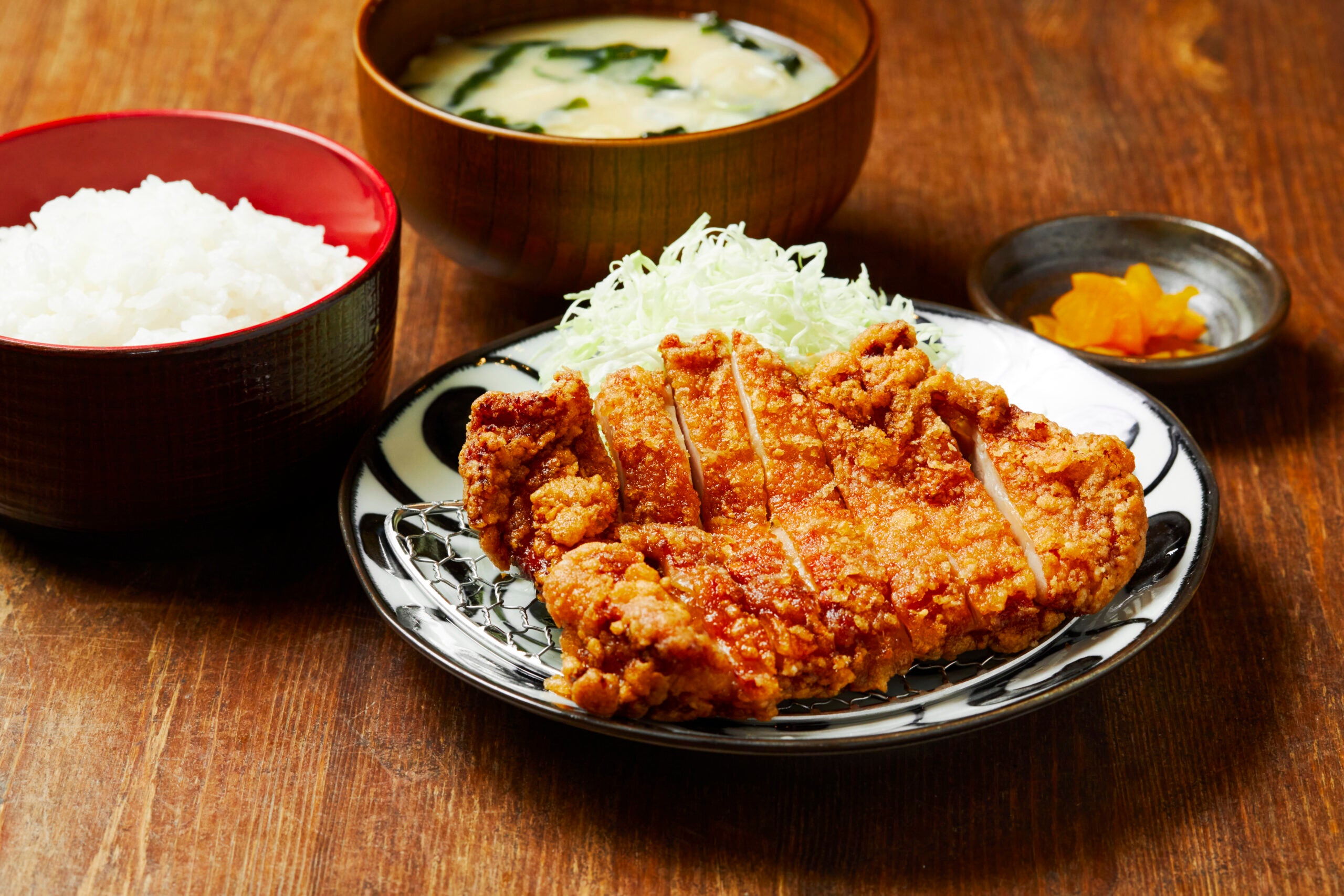 しんぱち食堂 西神中央店の鶏山賊揚げ定食の写真