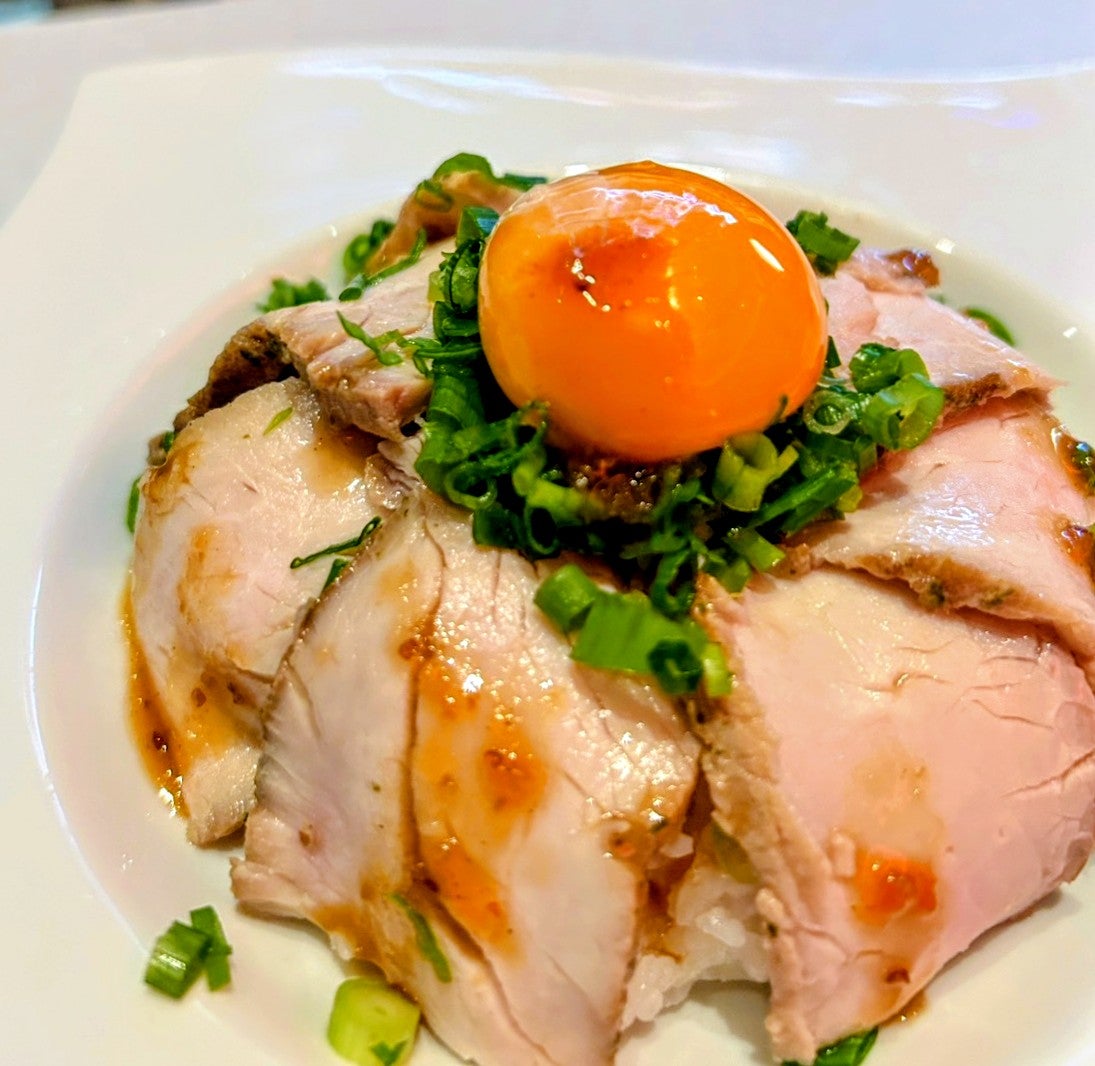 Coconのローストポーク丼の写真