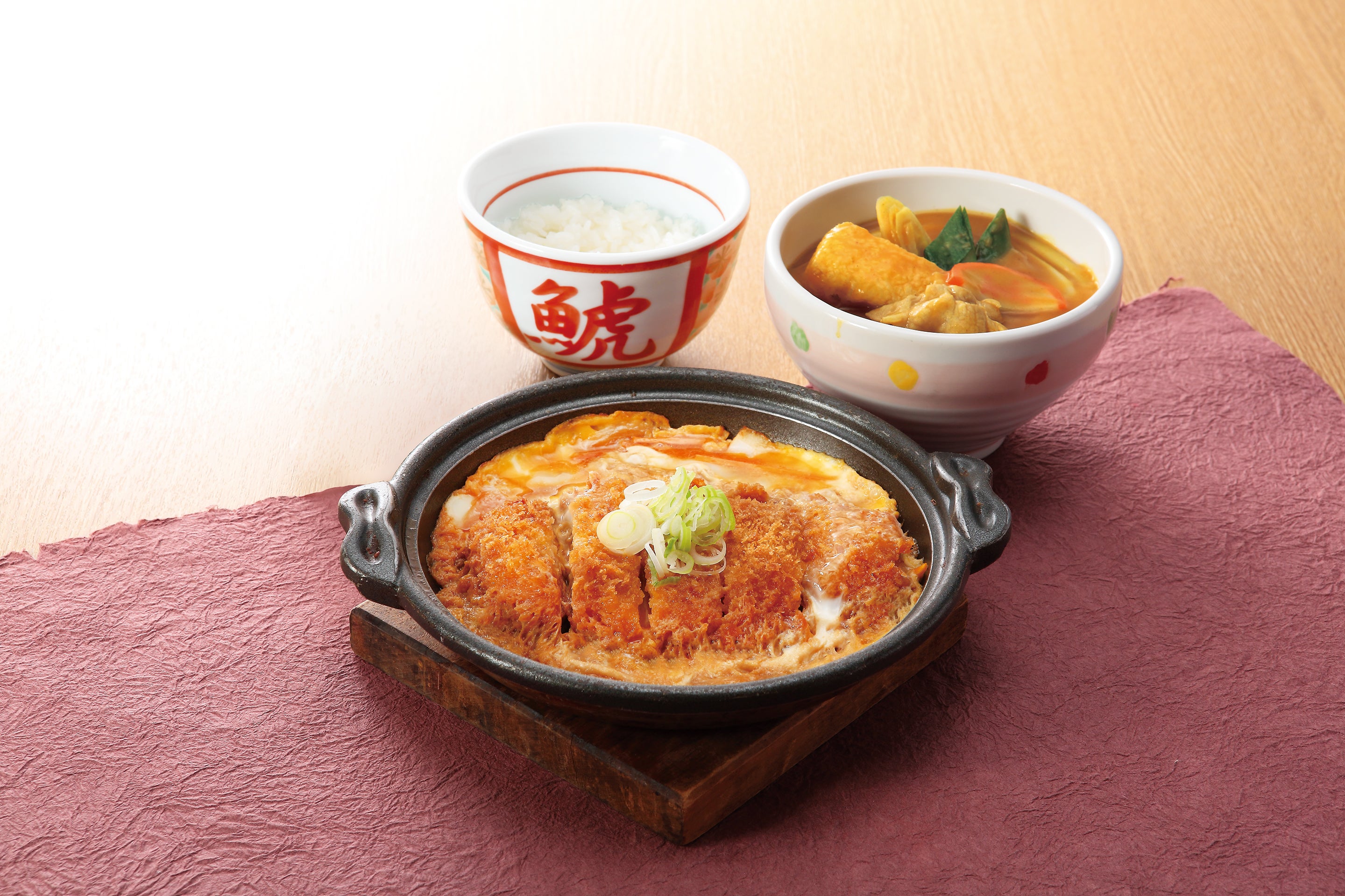 若鯱家 錦店のカツ鍋定食の写真