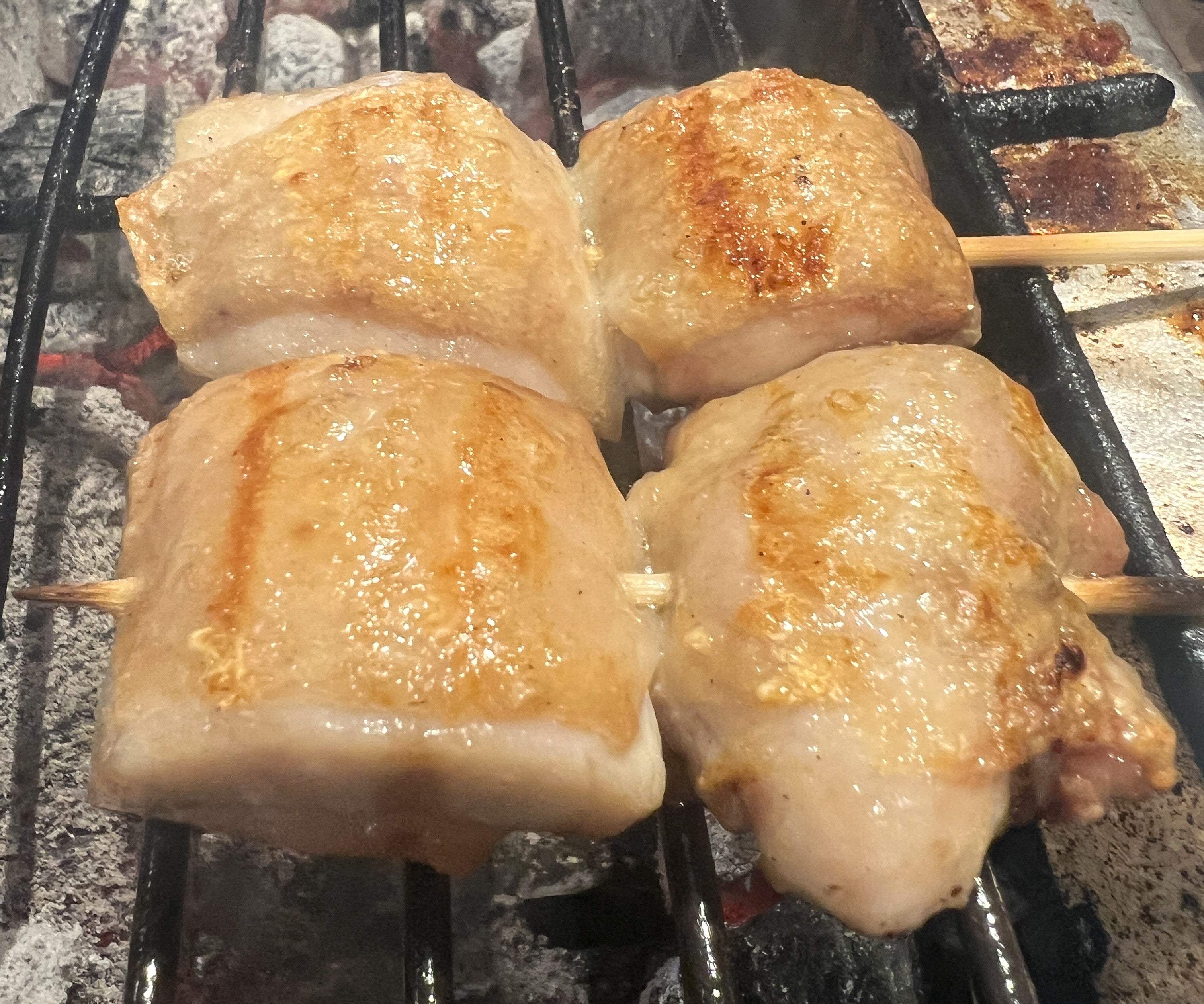 炭火焼き鳥・串焼きホルモン居酒屋　月のあかりの上ももの写真