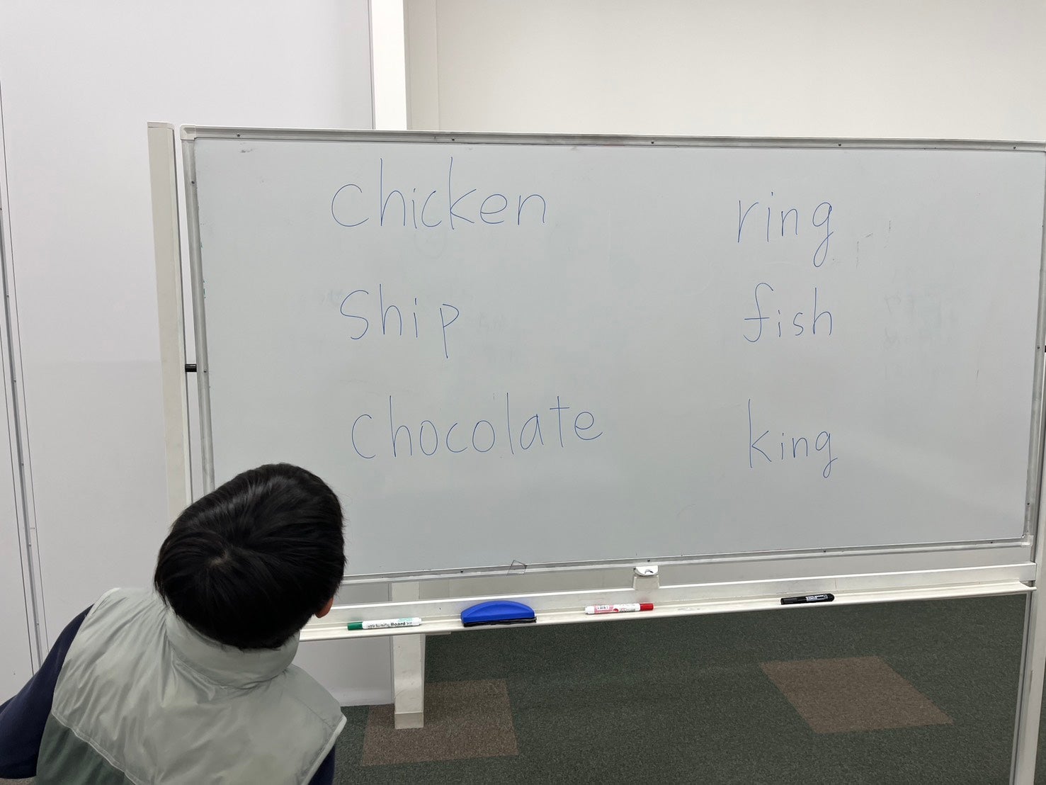 小学校５，６年生さん募集。月曜夕方、日曜日午前中　都合の良い時だけ参加OK！気軽に英語が学べますよ。の写真