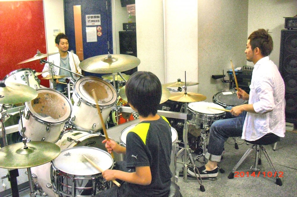 Sound Studio BEAT ONの店内の様子の写真 - ドラムスクールのレッスン風景です^_^