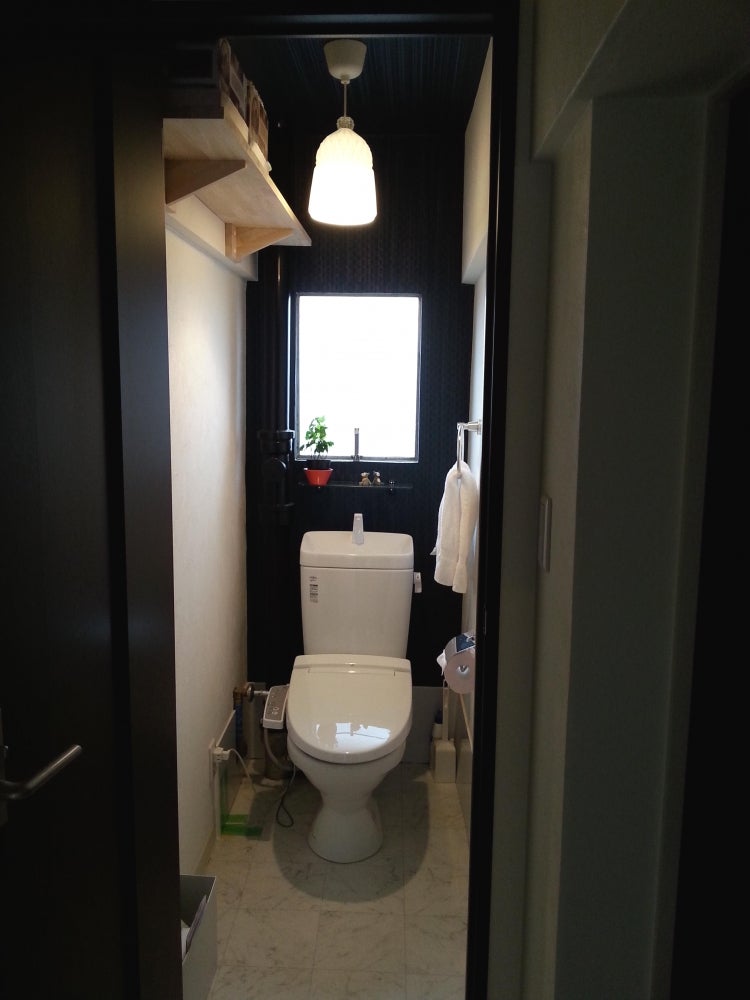 TREEHOUSEの雰囲気の写真 - アクセントクロスのトイレです