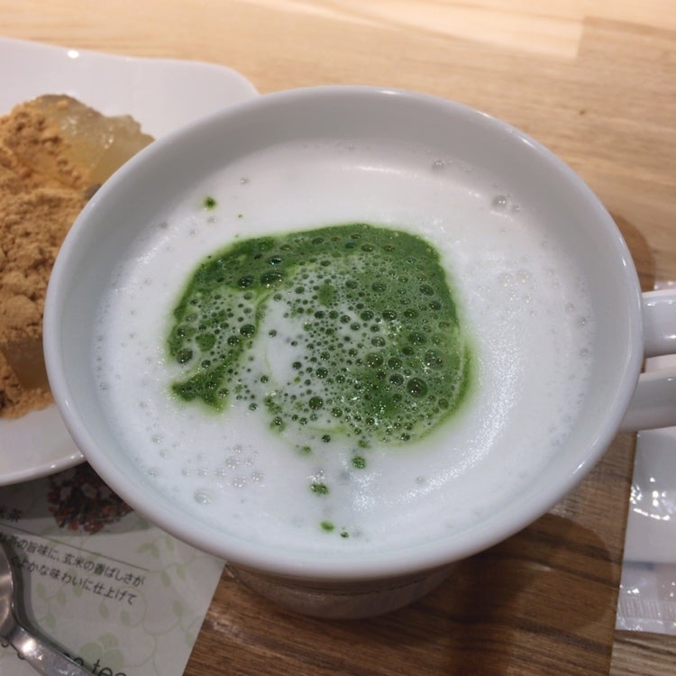 ナナズグリーンティー上野マルイ店の商品の写真 - 抹茶ラテ(HOT)