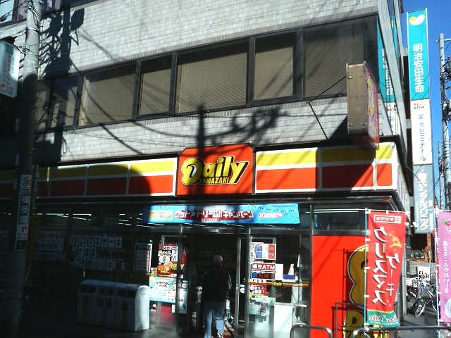 デイリーヤマザキ青砥駅前店の外観の写真