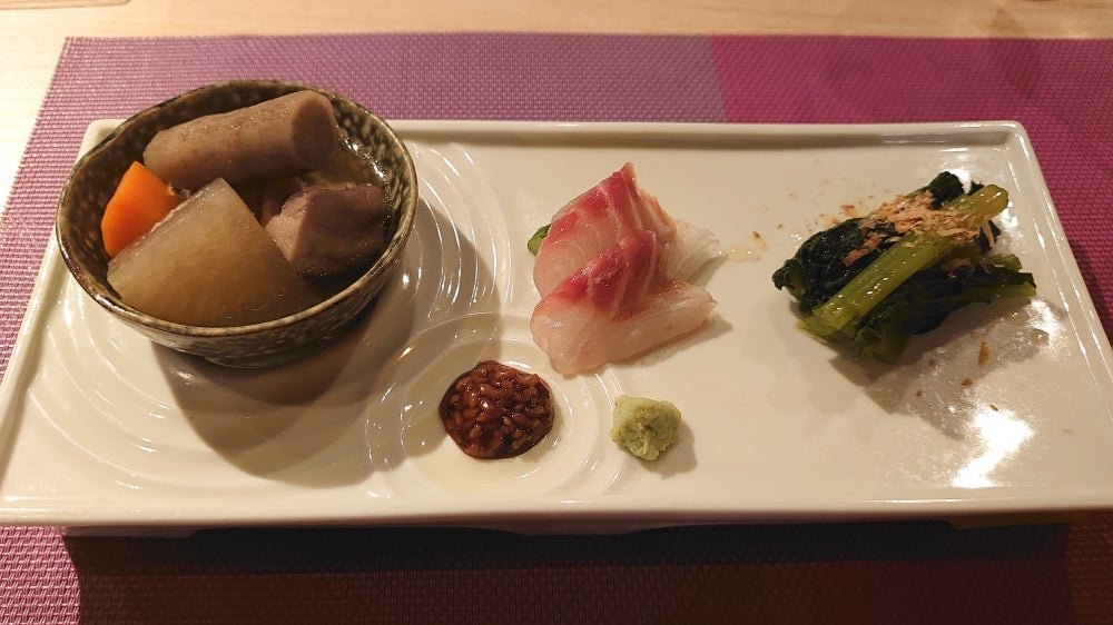 日本酒BAR 旅籠の料理の写真 - お通し３種。