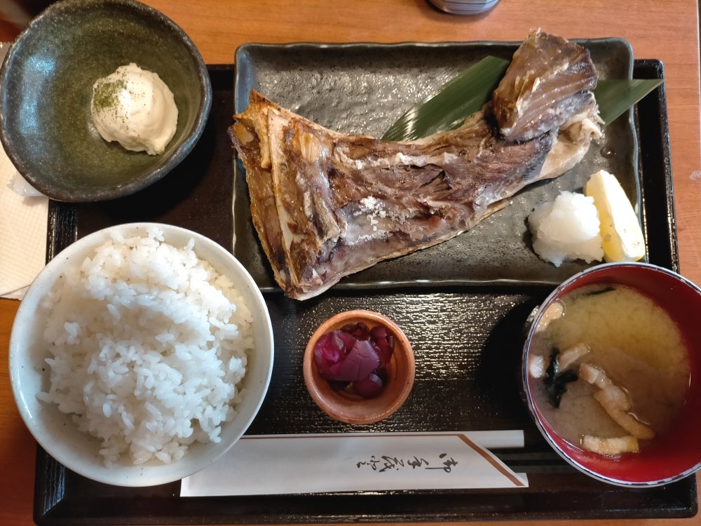 串神坊の料理の写真 - マグロのカマ定食