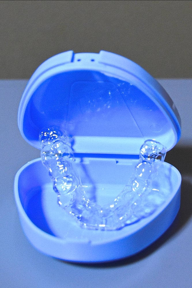 カツベ歯科クリニックの商品の写真 - インプラントでの歯ぎしりからの防御マウスピース