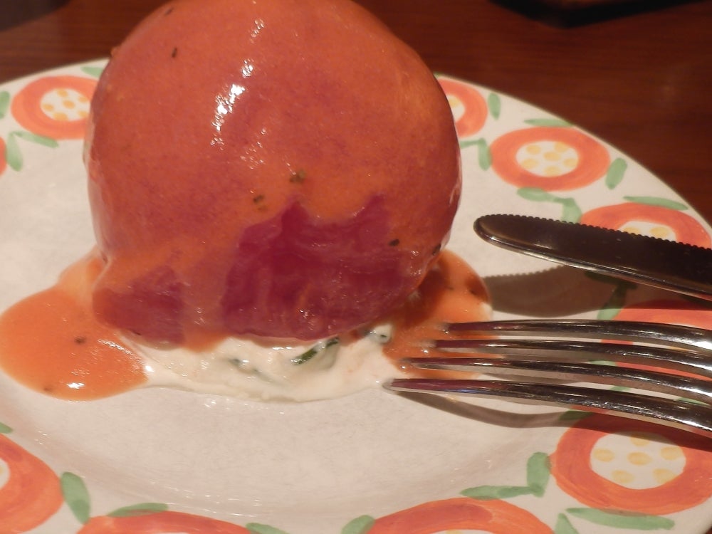 グリルキャピタル東洋亭の料理の写真 - 最初に出されるトマト